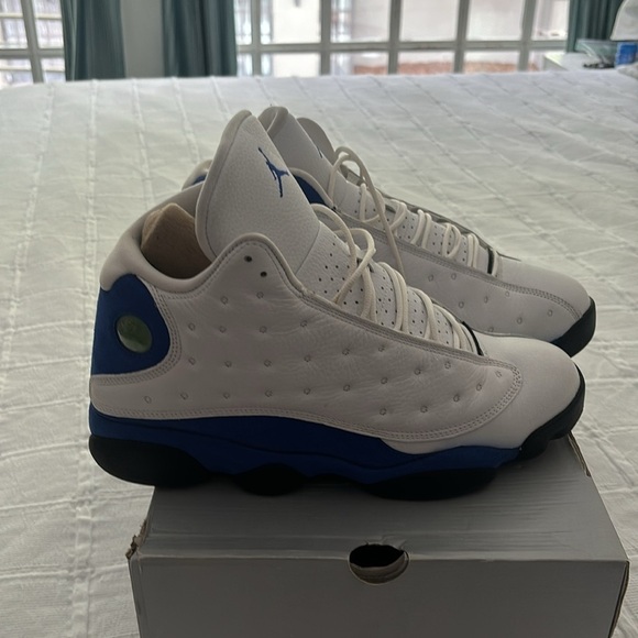 Jordan 13 Retro
White Hyper Royal Black - Picture 8 of 9